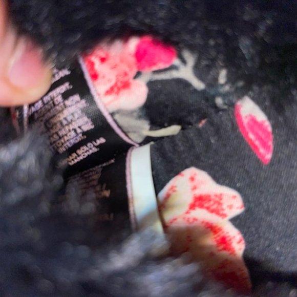 Victoria's Secret Floral Satin Slippers  faux fur trim. Size L  Black pink NWOT - Picture 10 of 12